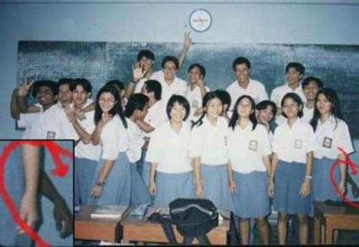 Lạnh gáy những bức ảnh “vô tình” chụp được gương mặt “ma”