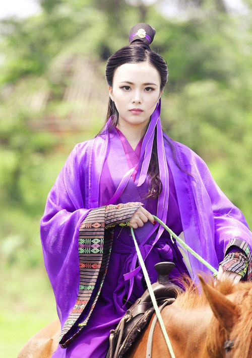 Nữ sinh Báo chí nhận "bão like" vì giống hệt Hoa hậu Kỳ Duyên ảnh 8 Nữ sinh Báo chí nhận