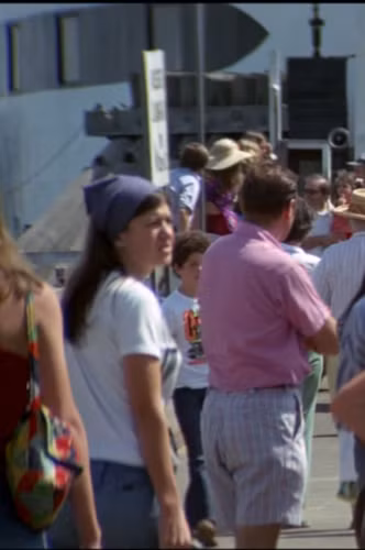 “Quý bà trên cồn cát” có thể từng đóng vai phụ trong phim “Hàm Cá Mập”.