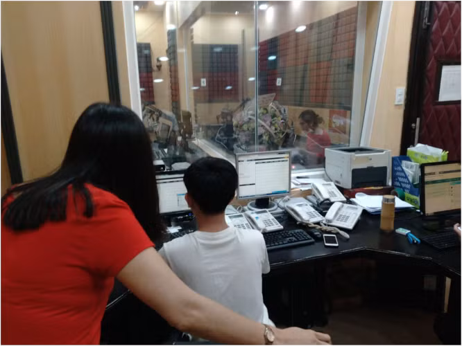 Dùng phần mềm để xác định điểm đến tránh tắc đường.