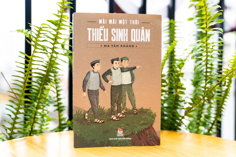 Bìa cuốn sách “Mãi mãi một thời thiếu sinh quân”.