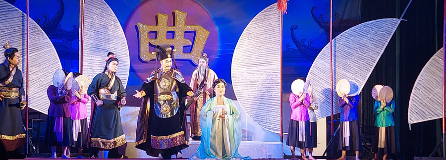 Tấm lòng 'nguyện theo bước Trinh nương đạp sóng giữa muôn trùng' của nàng Khúc Thị Ngọc khi thực hiện kế sách dụ 'cọp' ra khỏi hang. Ảnh: Bình Thanh Tấm lòng 'nguyện theo bước Trinh nương đạp sóng giữa muôn trùng' của nàng Khúc Thị Ngọc khi thực hiện kế sách dụ 'cọp' ra khỏi hang. Ảnh: Bình Thanh