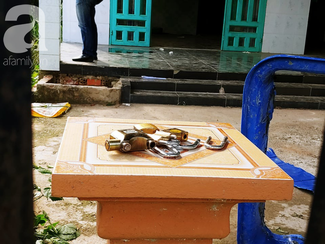 Cận cảnh hai khối bê tông giấu 2 thi thể đang phân huỷ Bình Dương, người môi giới mua nhà kể chi tiết bất ngờ - Ảnh 3. Cận cảnh hai khối bê tông giấu 2 thi thể đang phân huỷ Bình Dương, người môi giới mua nhà kể chi tiết bất ngờ - Ảnh 3.