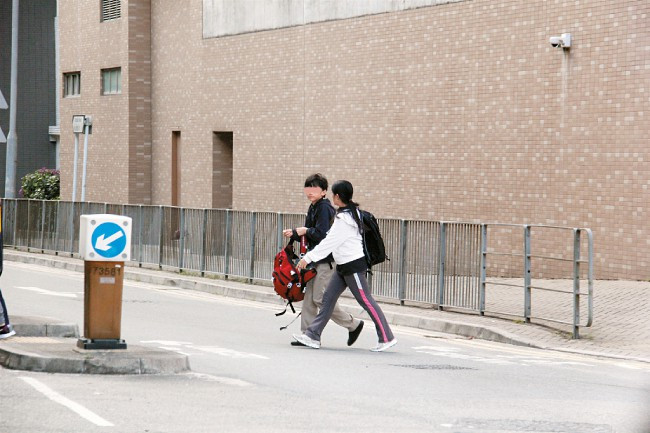 Con trai đầu của Trương Bá Chi lớn phổng phao, thần thái rất giống ông bố nổi tiếng Tạ Đình Phong - Ảnh 3. Con trai đầu của Trương Bá Chi lớn phổng phao, thần thái rất giống ông bố nổi tiếng Tạ Đình Phong - Ảnh 3.