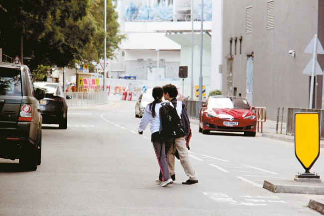 Con trai đầu của Trương Bá Chi lớn phổng phao, thần thái rất giống ông bố nổi tiếng Tạ Đình Phong - Ảnh 4. Con trai đầu của Trương Bá Chi lớn phổng phao, thần thái rất giống ông bố nổi tiếng Tạ Đình Phong - Ảnh 4.