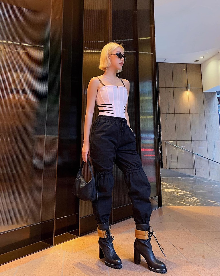 Ngắm nhan sắc mẹ ruột Midu, thoạt nhìn tưởng hai chị em ảnh 3 Ngắm nhìn nhan sắc mẹ ruột sắp bước vào tuổi U50, Midu giật mình: Tưởng hai chị em-3