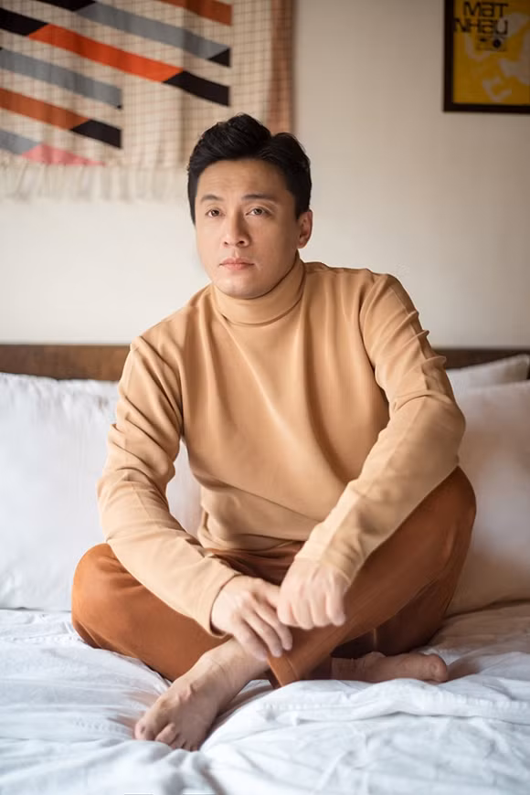 Gạt qua nỗi buồn mất giấy tờ, ca sĩ Lam Trường tung bộ ảnh với thần thái chuẩn soái ca-5