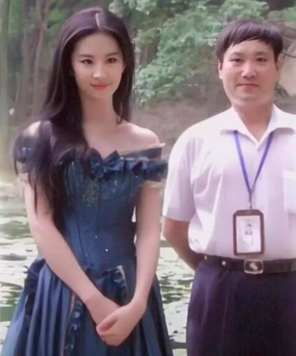 cu ngo anh luu diec phi deu la "chinh sua", hinh chup voi lai gay bat ngo nhu the nay - 7