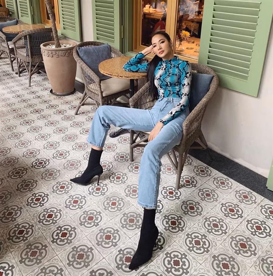 Đăng ảnh Tăng Thanh Hà, Louis Nguyễn không quên thả trái tim yêu thương cho bà xã xinh đẹp-9