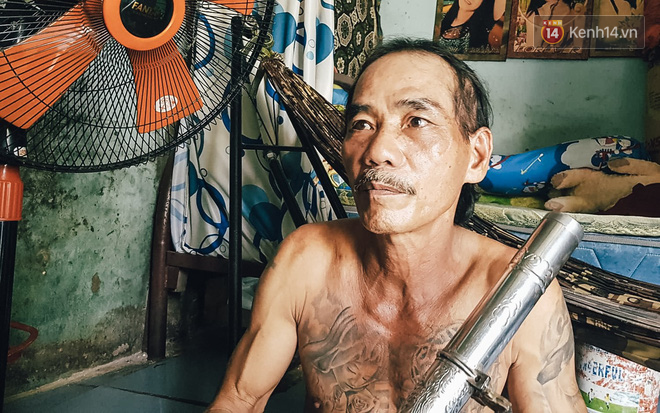 Người đàn ông được thuê đập 2 khối bê tông chứa thi thể ở Bình Dương: Tôi đoán nạn nhân là nam vì rất ít tóc - Ảnh 1. Người đàn ông được thuê đập 2 khối bê tông chứa thi thể ở Bình Dương: Tôi đoán nạn nhân là nam vì rất ít tóc - Ảnh 1.