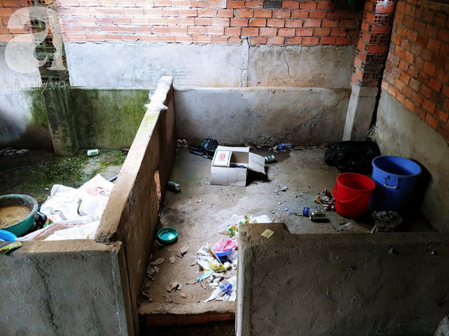 Cận cảnh hai khối bê tông giấu 2 thi thể đang phân huỷ Bình Dương, người môi giới mua nhà kể chi tiết bất ngờ - Ảnh 10. Cận cảnh hai khối bê tông giấu 2 thi thể đang phân huỷ Bình Dương, người môi giới mua nhà kể chi tiết bất ngờ - Ảnh 10.