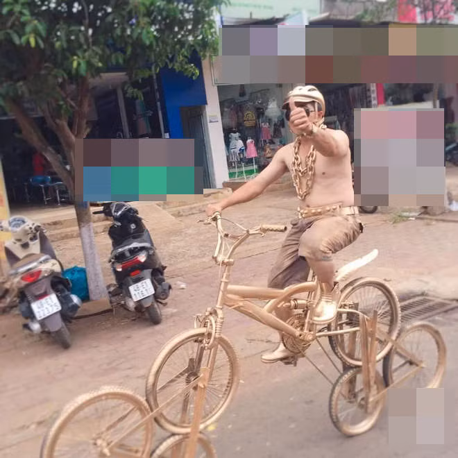 Xuất hiện "bản sao" của Phúc XO: Vàng đeo lủng lẳng, đi "siêu xe" 6 bánh phủ vàng