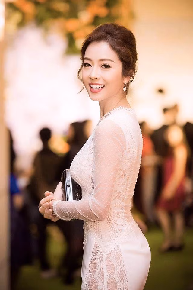 Điều khiến người đẹp hạnh phúc hơn cả là mối quan hệ tốt đẹp giữa ông xã và con trai riêng Bảo Nam. Chính doanh nhân Đức Hải là người thúc giục vợ đưa bé Bảo Nam về nước sống cùng mẹ sau 7 năm ở Mỹ.