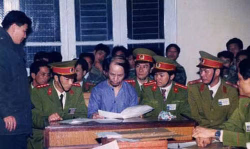 Nụ cười "lạnh gáy" của hai tử tù trước giờ thi hành án