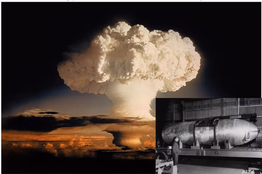 Quả bom Mike (phải) gây ra một vụ nổ khủng khiếp.