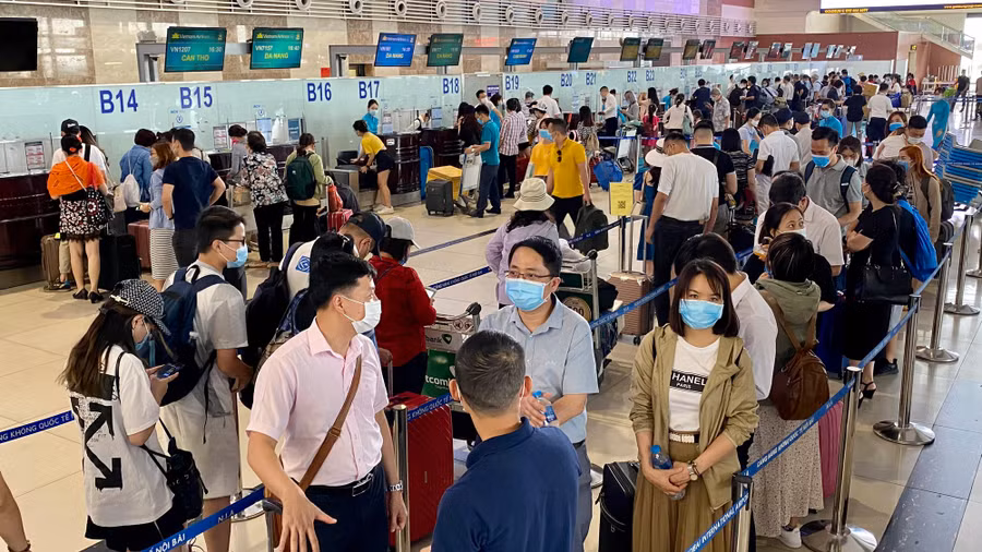 Khách qua cảng hàng không đạt mức kỷ lục trong ngày đầu nghỉ lễ