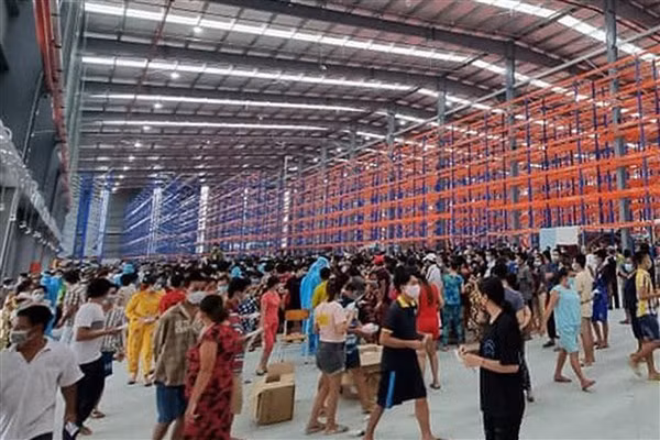 Một khu cách ly tạm thời tại KCN Nam Tân Uyên với hàng nghìn F0.