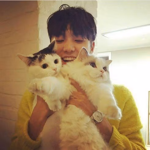 Ngắm bộ sưu tập thú cưng đình đám của loạt idol Kpop ảnh 5 Ngắm bộ sưu tập thú cưng đình đám của loạt idol Kpop ảnh 5