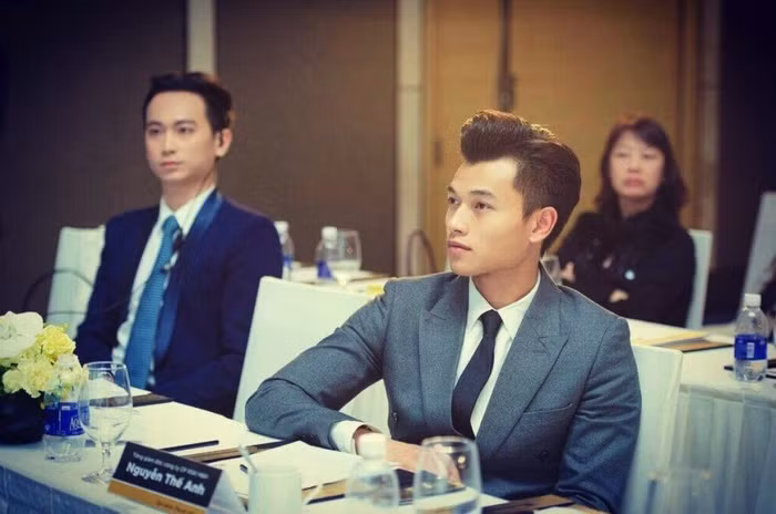 Hé lộ gia thế thiếu gia 9X vướng nghi vấn hẹn hò Hoa hậu Tiểu Vy ảnh 1