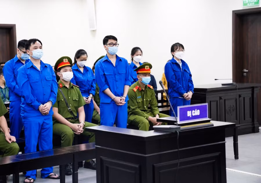 Các bị cáo tại phiên tòa.