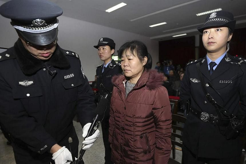Zhang Shuxia bị kết án tử hình hôm 14/1/2014. Zhang Shuxia bị kết án tử hình hôm 14/1/2014.