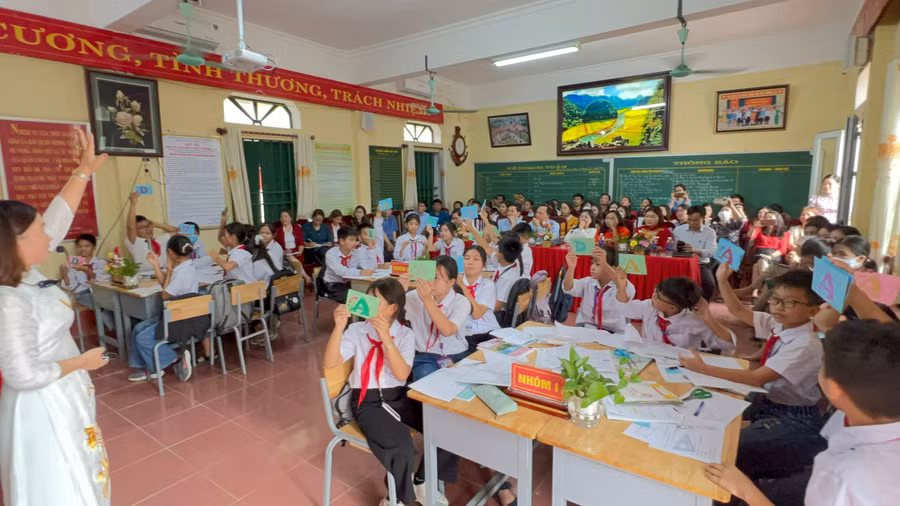 Giáo viên và học sinh đã có tiết học bổ ích.