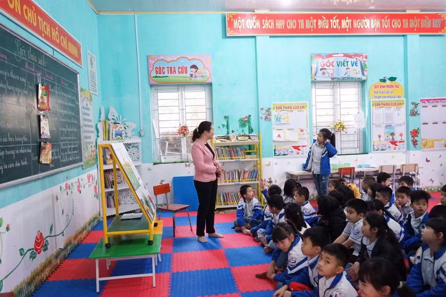 Giao lưu là dịp để nhân viên thư viện tiểu học học hỏi kinh nghiệm. 