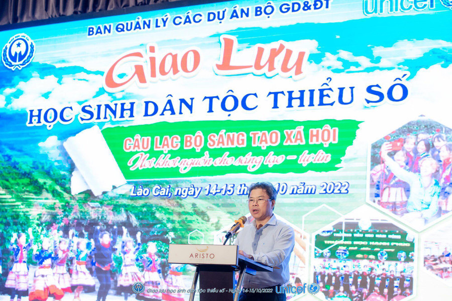 Ông Nguyễn Thế Dũng, Phó Giám đốc Sở GD&amp;ĐT phát biểu tại Hội thi.