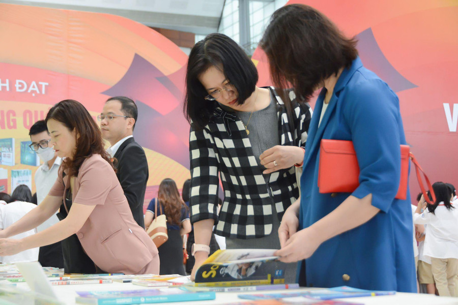 NXBGD Việt Nam đã tính toán để tiết giảm chi phí để giá SGK hợp lý nhất đối với người học.