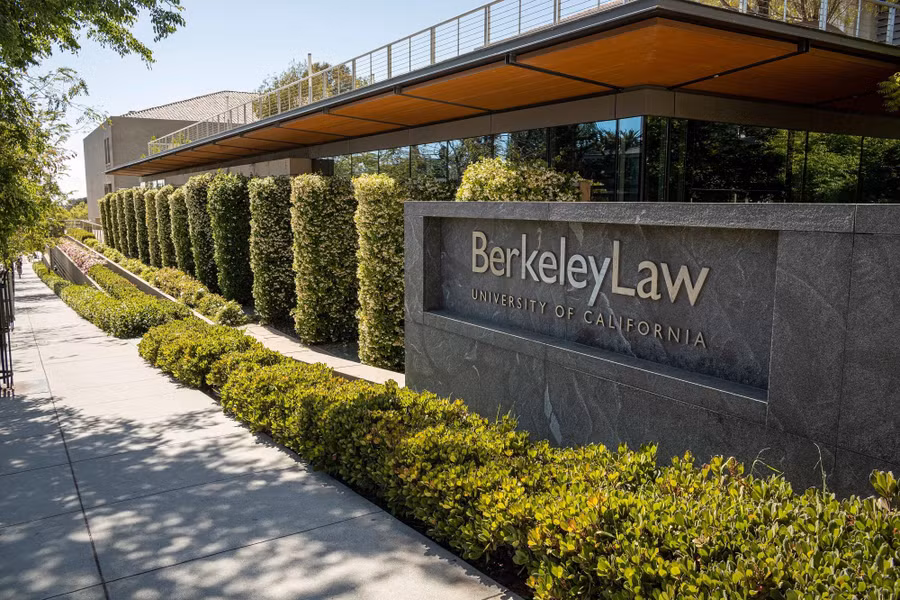 Trường Luật thuộc ĐH California tại Berkeley tuyên bố rút khỏi bảng xếp hạng của US News.