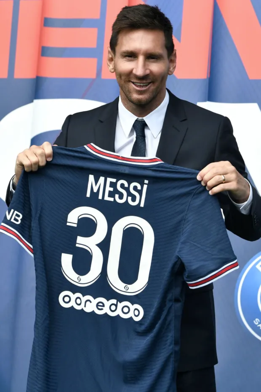 Ronaldo hạnh phúc khi vượt kỷ lục Messi ảnh 1 Ronaldo hạnh phúc khi vượt kỷ lục Messi ảnh 1