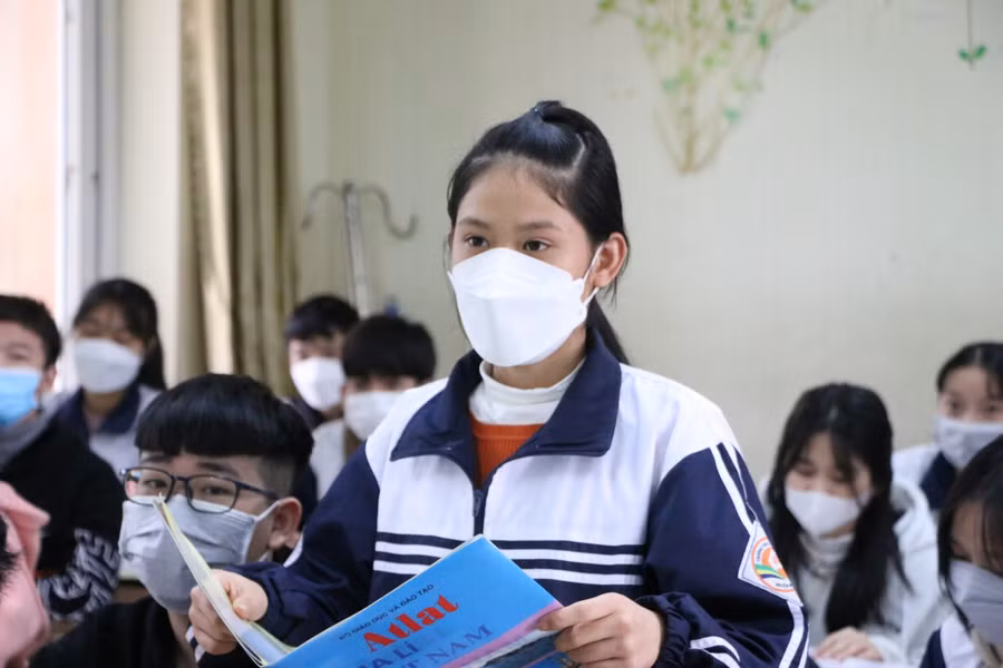 Dự kiến từ ngày 8/2, học sinh từ khối 7 trở lên tại Hà Nội sẽ được quay trở lại trường học trực tiếp.