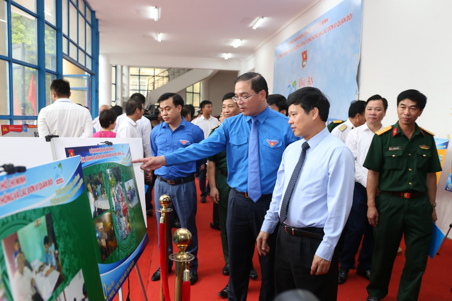 Dấu ấn 20 thanh niên tình nguyện qua ảnh