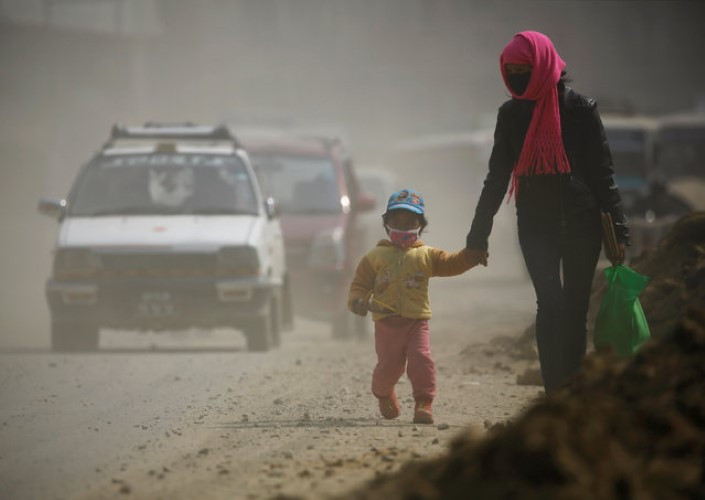 Khói bụi từ cháy rừng bao trùm Nepal.