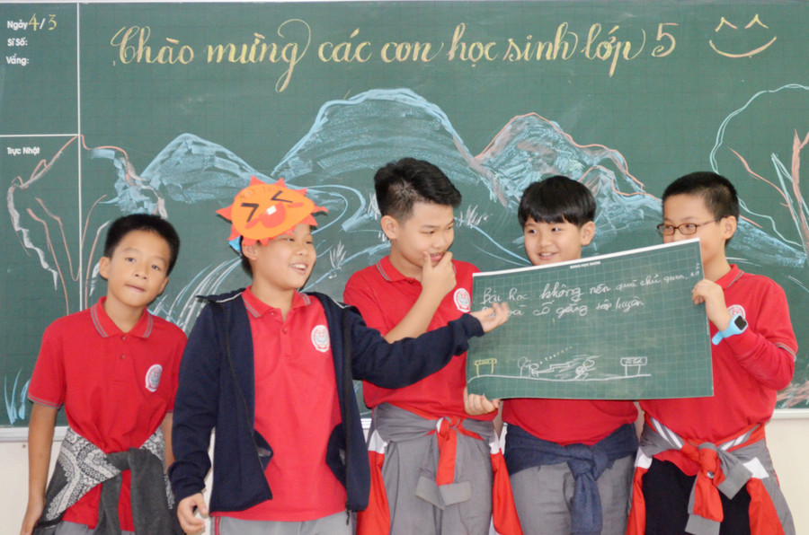 Giờ học văn của các em học sinh đầy hào hứng