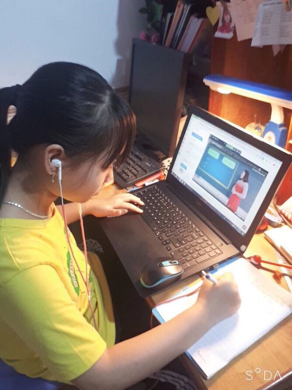 Giờ học trực tuyến của học sinh Lào Cai Giờ học trực tuyến của học sinh Lào Cai