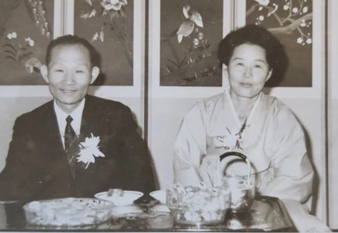 Song thân của HLV Park Hang-seo. Ảnh: Ảnh: Joongang Ilbo.