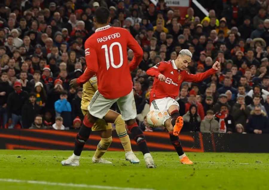 Pha lập công xuất sắc của Antony giúp Man Utd ngược dòng ngoạn mục. Pha lập công xuất sắc của Antony giúp Man Utd ngược dòng ngoạn mục.