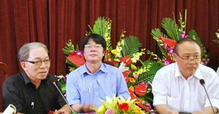 Hồ Thế Hà (trái) có mặt đều đặn các hội đồng bảo vệ. Hồ Thế Hà (trái) có mặt đều đặn các hội đồng bảo vệ.