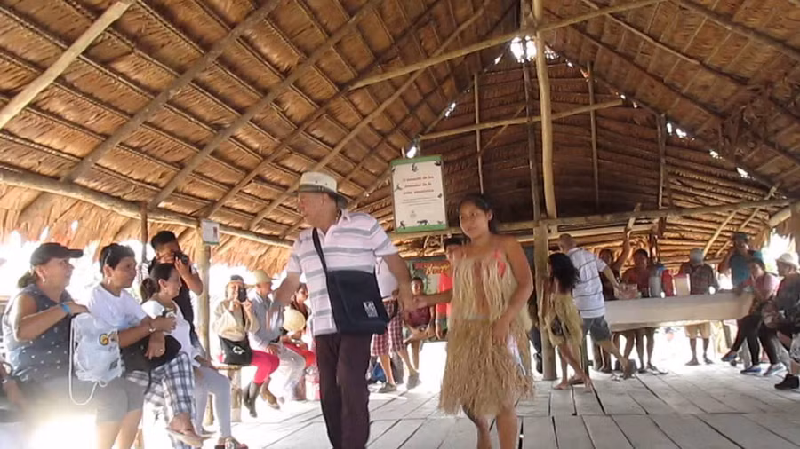 Cộng đồng Puerto Alegria hiện đã chuyển sang làm du lịch văn hóa hoang dã