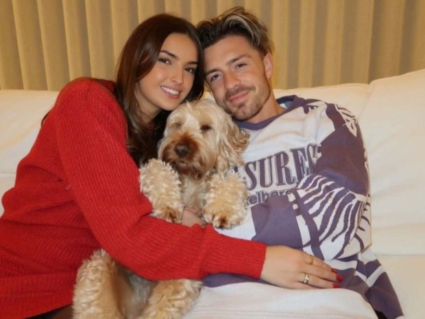 Sasha Attwood, bạn gái Jack Grealish (Man City), có 264.000 người theo dõi trên Instagram, giúp cô kiếm được 700 Bảng cho mỗi bài đăng.