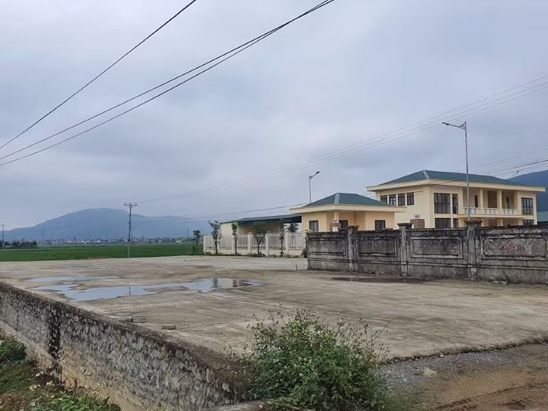 Trụ sở Trạm kiểm dịch động vật nội địa tại phường Đậu Liêu (thị xã Hồng Lĩnh, Hà Tĩnh) dù được xây mới khang trang nhưng chưa thể bàn giao.