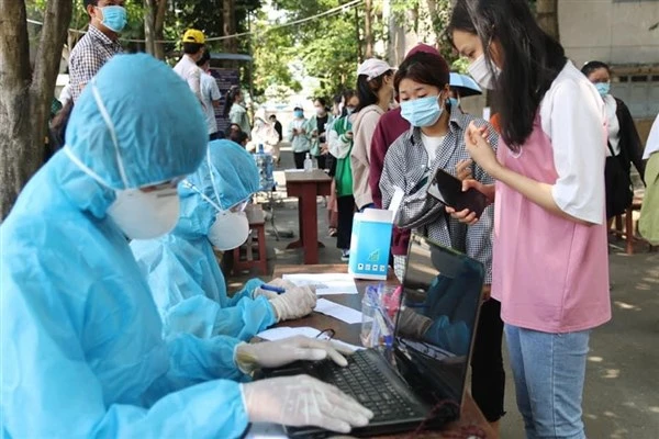 TPHCM đang quyết liệt test nhanh và bóc tách F0 ra khỏi cộng đồng.