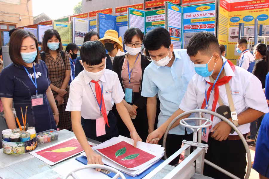 Cuộc thi Khoa học kỹ thuật dành cho học sinh trung học TX Quảng Yên (Quảng Ninh) năm 2022.