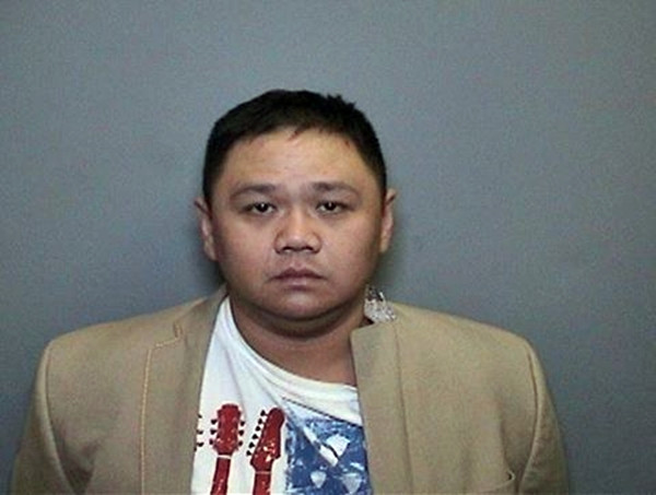 Năm 2014, Minh Béo liên tục bị các diễn viên, ca sĩ trẻ tố cáo anh lạm dụng, sàm sỡ. Anh phủ nhận và cho rằng các nghệ sĩ trẻ này đang lợi dụng việc tố cáo anh để PR tên tuổi. Ngày 25/3/2016, Minh Béo bị cảnh sát Mỹ bắt giữ và khởi tố các tội danh: khẩu dâm với một trẻ em, âm mưu thực hiện hành vi dâm ô với trẻ em dưới 14 tuổi và gặp gỡ một trẻ em vị thanh niên với ý định thực hiện hành vi dâm ô. Theo biện lý Quận Cam, Minh Béo có thể đối mặt với bản án 5 năm tù. Nếu muốn tại ngoại, số tiền bảo lãnh Minh Béo lên tới một triệu USD (22 tỷ đồng). nhung-dau-an-dac-biet-trong-su-nghiep-nghe-thuat-cua-minh-beo-10