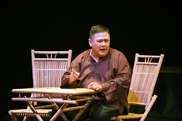 Trong sự nghiệp của mình, Minh Béo đã tham gia nhiều vở kịch từ hài đến bi. Vở diễn đầu tiên trong sự nghiệp của anh là vai cậu Phước trong Số đỏ của đạo diễn Hoàng Giang. Những vai diễn ấn tượng của anh có thể kể tên như: Minh nhổ lông vịt (Đêm giao thừa đáng nhớ), Tám búa xua (Mướn chồng), Ông già Tàu (Làm gái)...Anh từng được khen là sở hữu nét duyên ngầm trong diễn xuất, vừa dí dỏm, đáng yêu vừa chất phát, thật thà. nhung-dau-an-dac-biet-trong-su-nghiep-nghe-thuat-cua-minh-beo-2