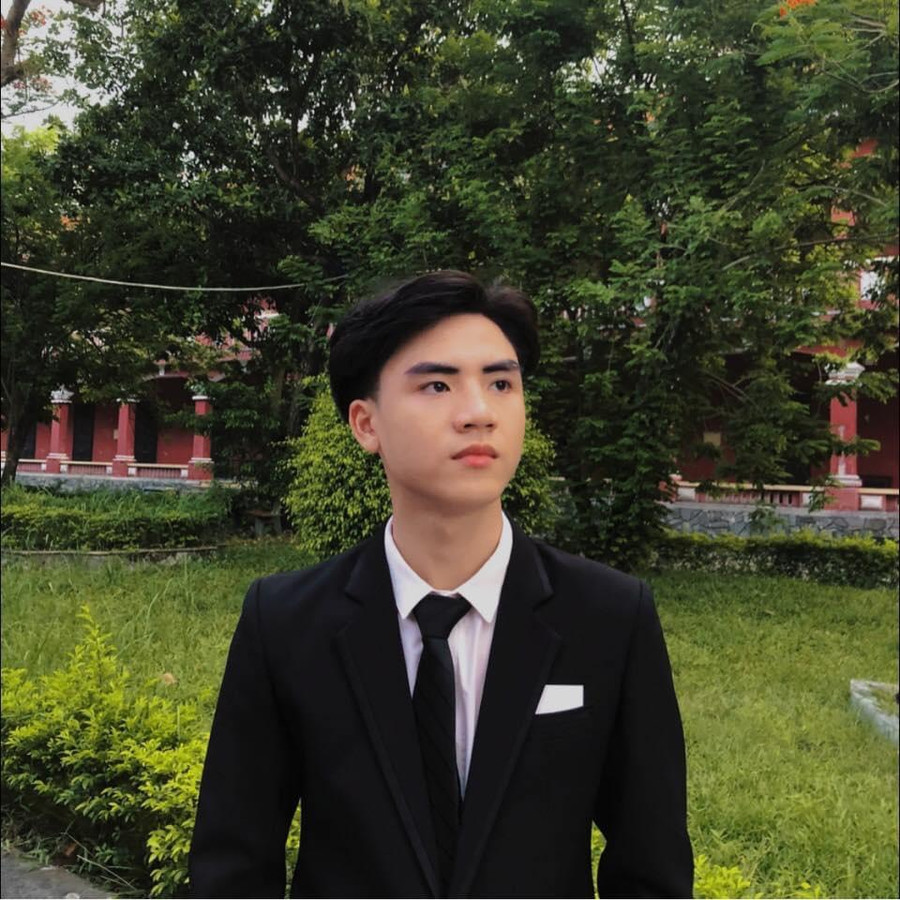 Em Nguyễn Tấn Tài, thủ khoa khối B tỉnh Thừa Thiên – Huế với tổng điểm 3 môn là 28,9. Em Nguyễn Tấn Tài, thủ khoa khối B tỉnh Thừa Thiên – Huế với tổng điểm 3 môn là 28,9.