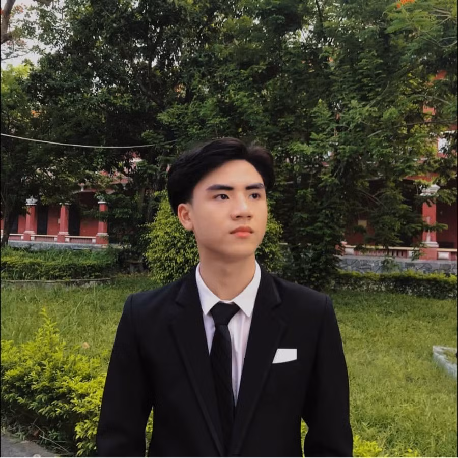 Em Nguyễn Tấn Tài, thủ khoa khối B tỉnh Thừa Thiên – Huế với tổng điểm 3 môn là 28,9.