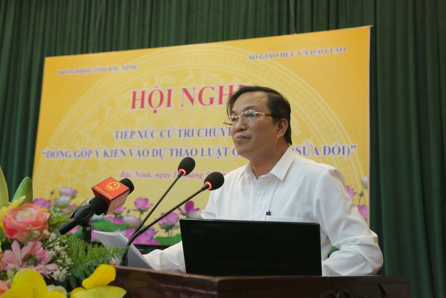 Nhà giáo Lê Thanh Hải phát biểu đóng góp ý kiến cho dự thảo luật giáo dục sửa đổi. Ảnh: Việt Hà Nhà giáo Lê Thanh Hải phát biểu đóng góp ý kiến cho dự thảo luật giáo dục sửa đổi. Ảnh: Việt Hà