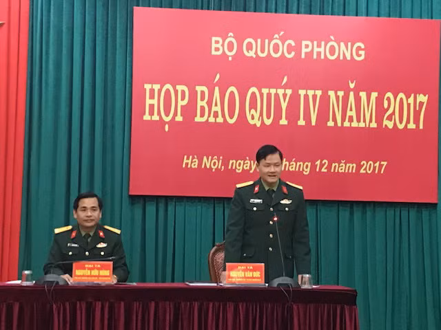 Đại tá Nguyễn Văn Đức phát biểu tại họp báo